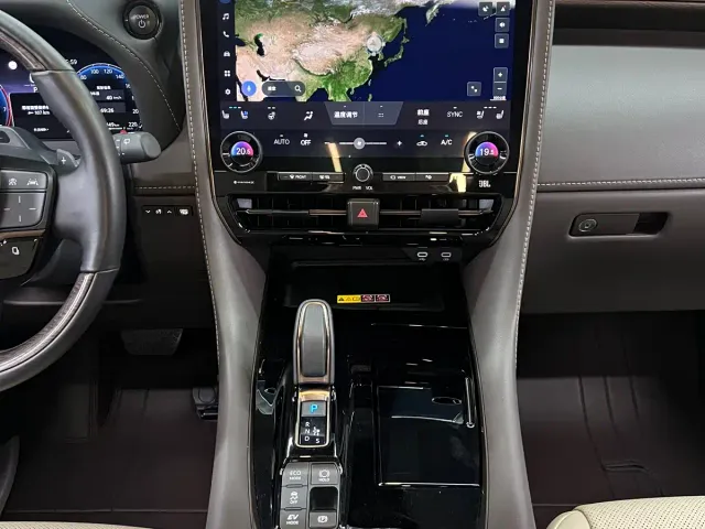 Toyota Alphard — Фото автомобиля 18