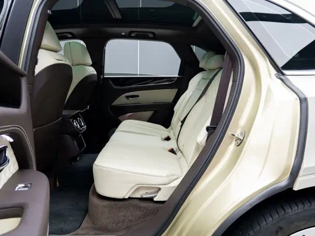 Bentley Bentayga Hybrid — Фото автомобиля 12