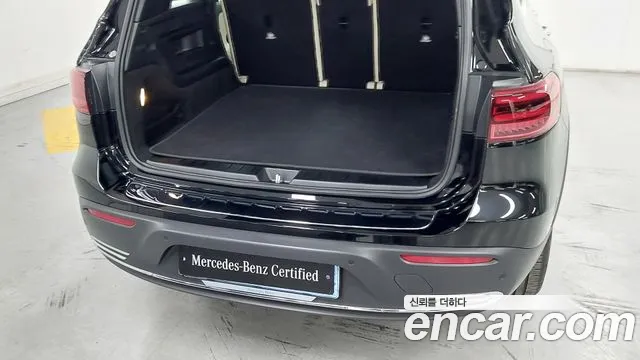 Mercedes-Benz EQB — Фото автомобиля 11
