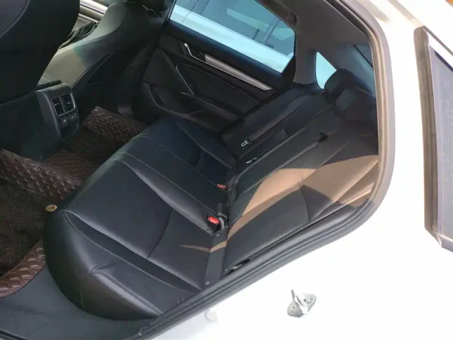 Honda Accord — Фото автомобиля 16