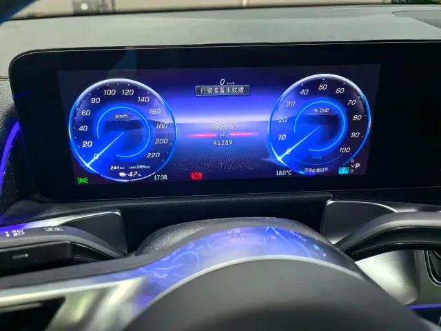 Mercedes-Benz EQB — Фото автомобиля 8