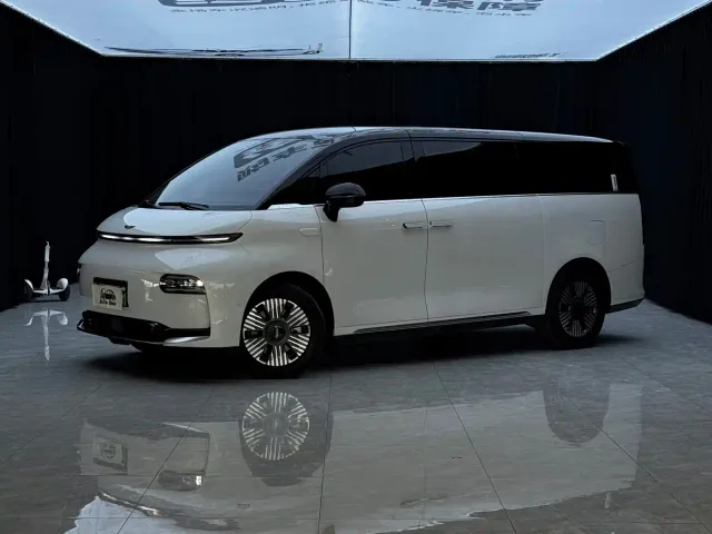 Фотография автомобиля — Geely Yizhen L380