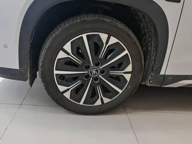 BYD Song Ultra — Фото автомобиля 14