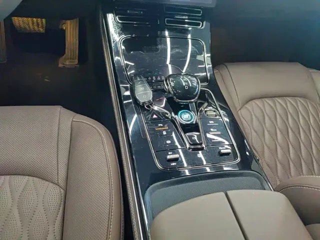 BYD Han — Фото автомобиля 13