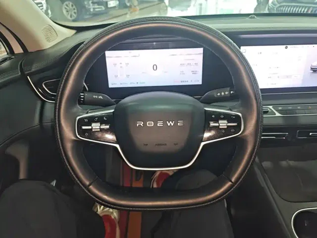 Roewe D7 — Фото автомобиля 10