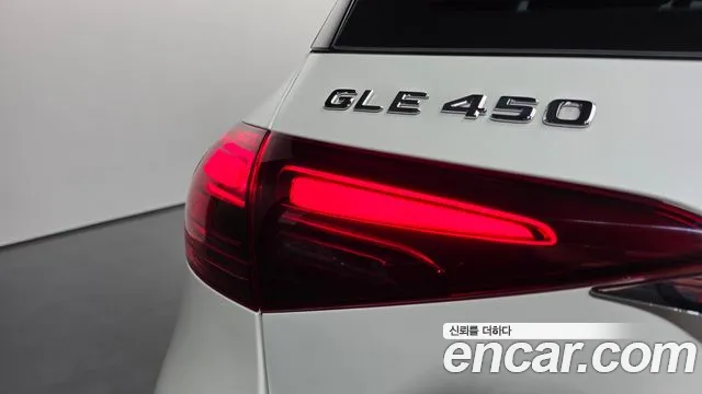 Mercedes-Benz GLE-Class — Фото автомобиля 23