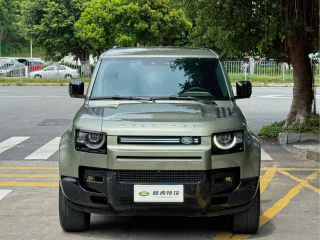 Land Rover Defender — Фото автомобиля 2
