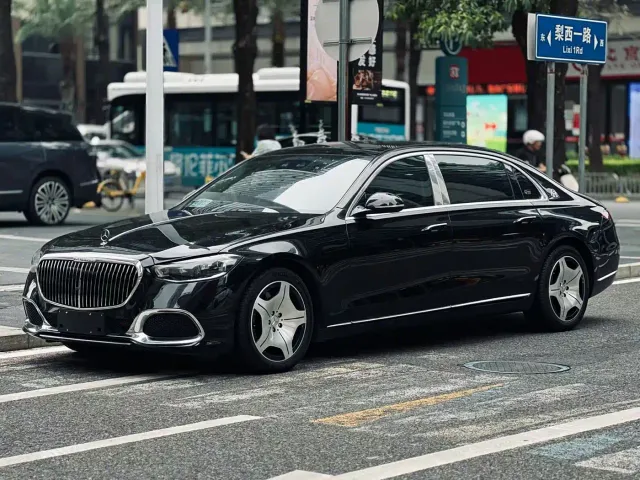 Фотография автомобиля — Mercedes-Benz Maybach S-Class