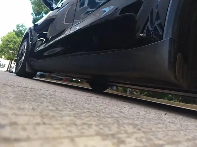 Tesla Model Y L — Фото автомобиля 21