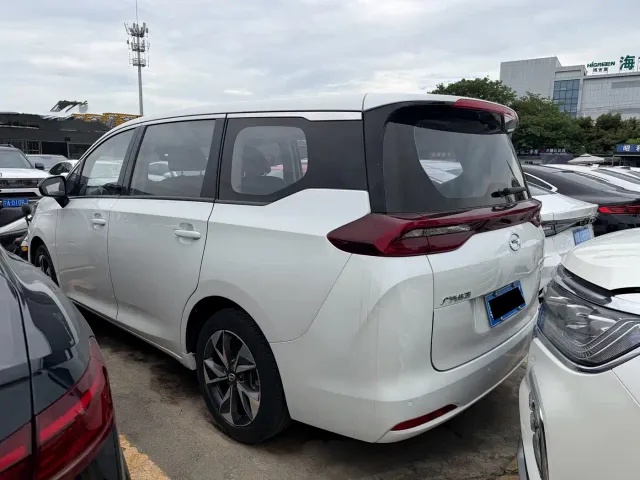 GAC Trumpchi M6 — Фото автомобиля 11