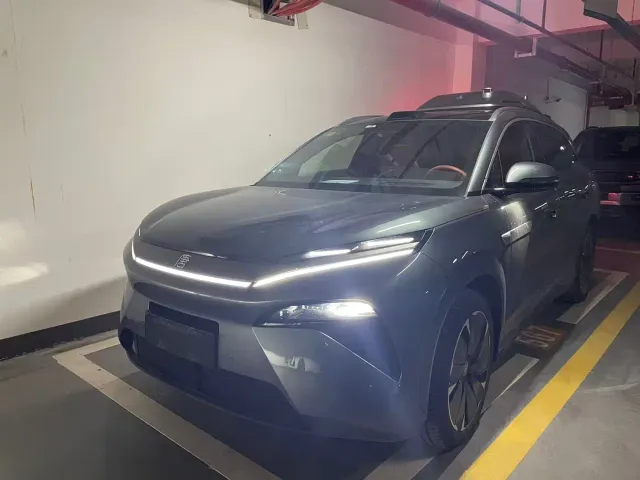 BYD Tang L — Фото автомобиля 3
