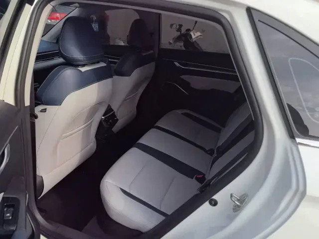 Geely Emgrand — Фото автомобиля 16