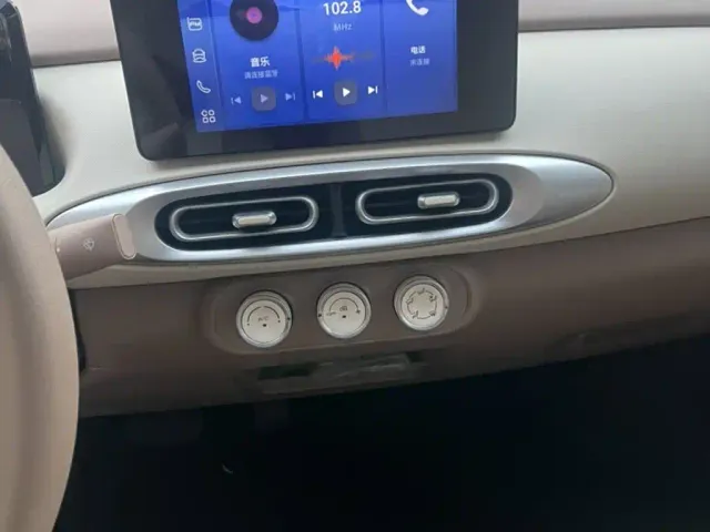 Wuling Hongguang Mini EV — Фото автомобиля 11