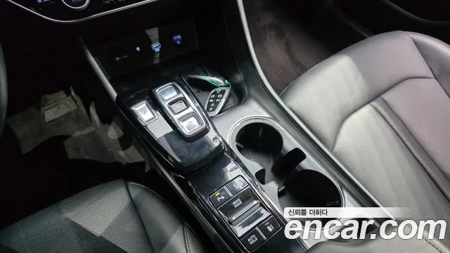 Hyundai Sonata — Фото автомобиля 9