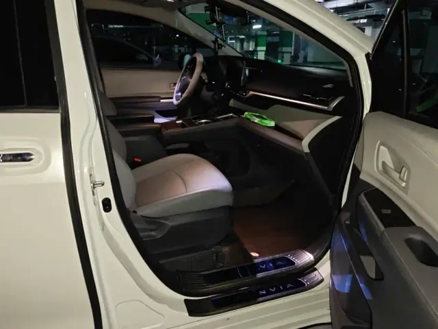 Toyota Granvia — Фото автомобиля 8