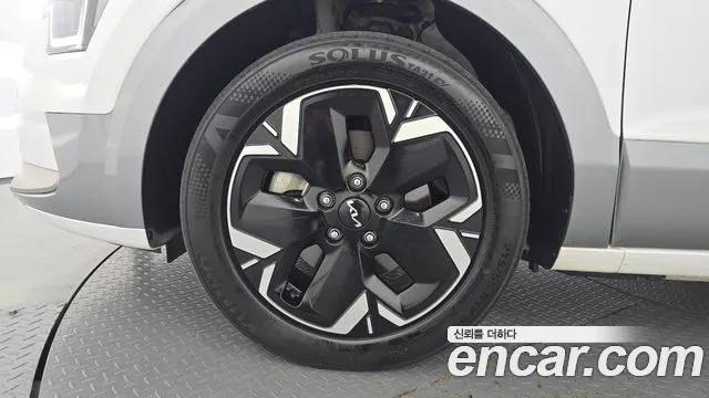 Kia Niro — Фото автомобиля 5