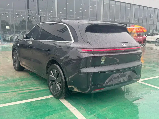 Li Auto L6 — Фото автомобиля 7