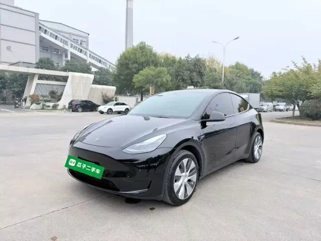 Фотография автомобиля — Tesla Model Y