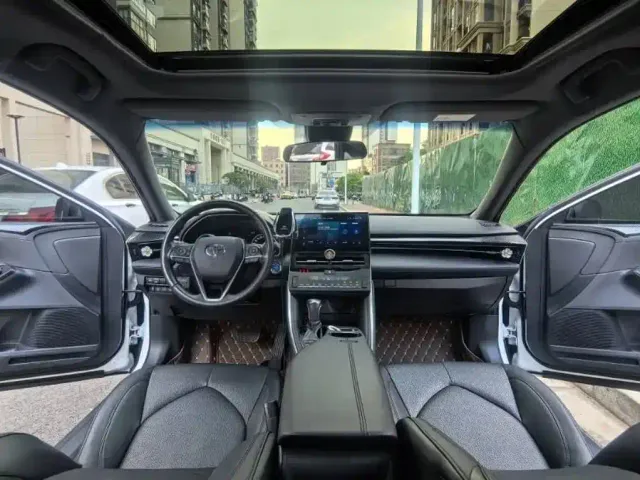 Toyota Avalon — Фото автомобиля 12
