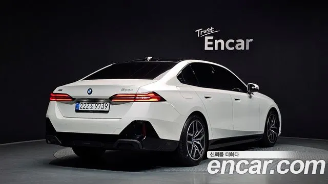 BMW 5 Series G60 — Фото автомобиля 2