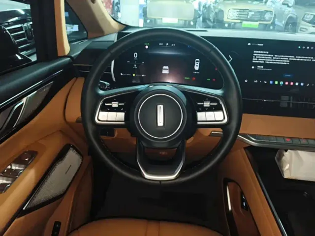 Wey Alpine — Фото автомобиля 10