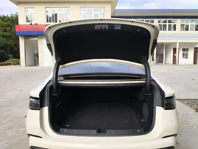 BYD Seal 07 DM-i — Фото автомобиля 18