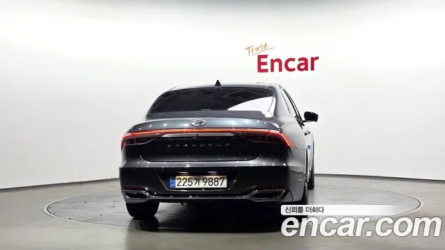 Hyundai Grandeur New — Фото автомобиля 4
