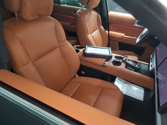Li Auto L8 — Фото автомобиля 24