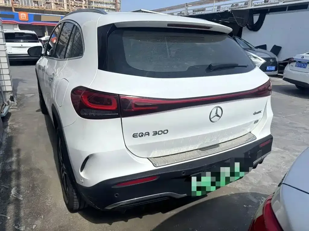 Mercedes-Benz Mercedes-Benz EQA 2022 EQA 300 4MATIC Launch Special Edition — Фото автомобиля 8