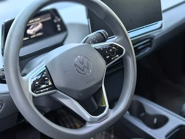 Volkswagen ID.3 — Фото автомобиля 12