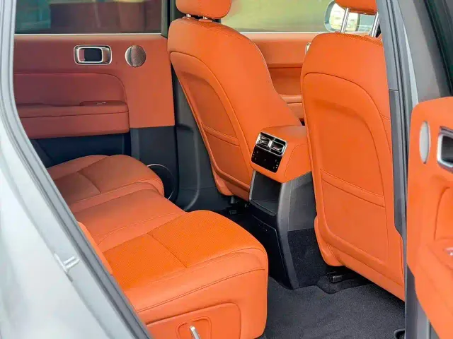 Li Auto L6 — Фото автомобиля 6