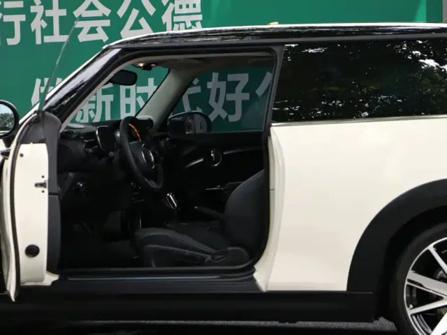 MINI Hatch — Фото автомобиля 16
