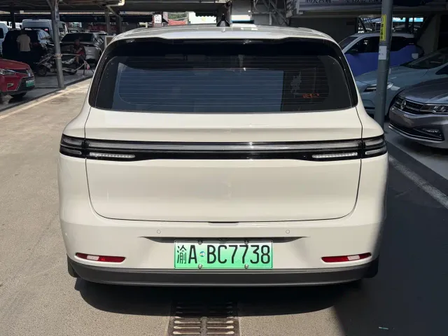 Leapmotor C10 — Фото автомобиля 5