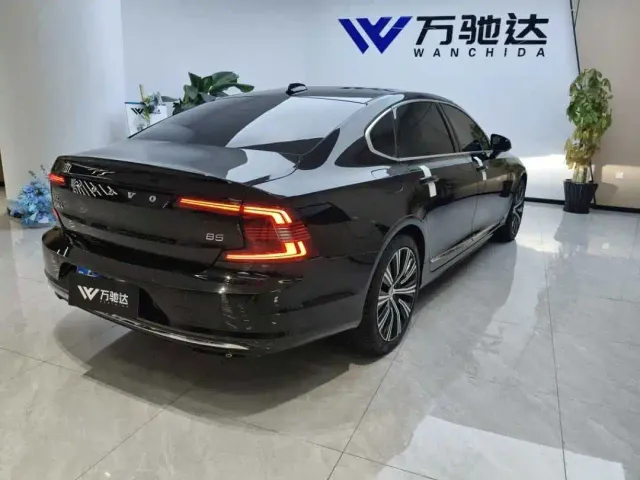 Volvo S90 — Фото автомобиля 3