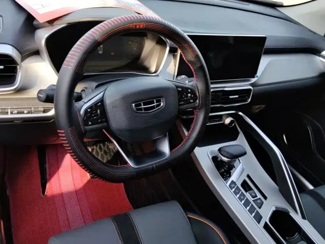 Geely Binyue — Фото автомобиля 12