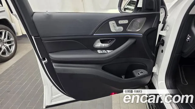 Mercedes-Benz GLE-Class — Фото автомобиля 13
