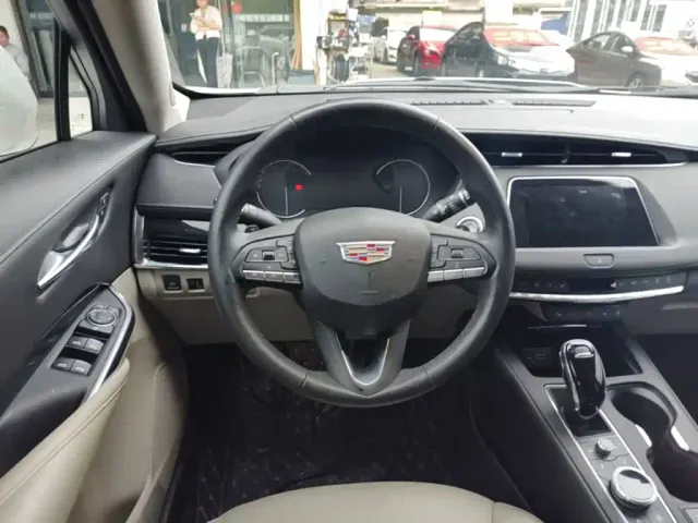 Cadillac XT4 — Фото автомобиля 10