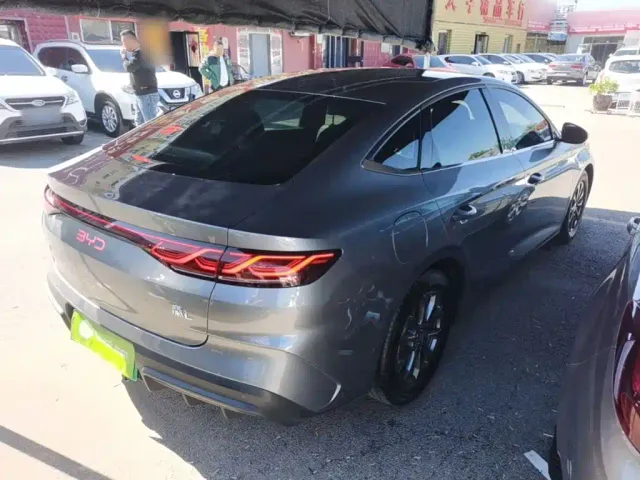 BYD Qin L — Фото автомобиля 6