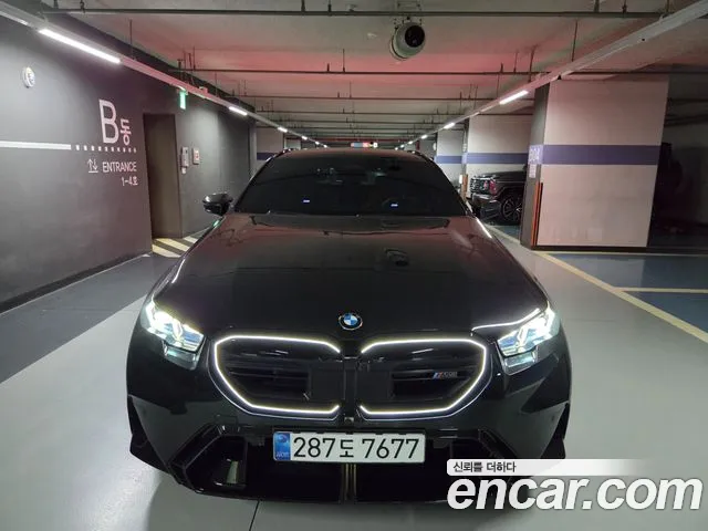 Фотография автомобиля — BMW M5 G90