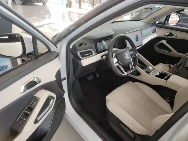 BYD Yuan UP — Фото автомобиля 15