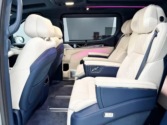 ZEEKR Zeekr 009 2024 7-Seat Aisle AWD Version 108kWh — Фото автомобиля 9