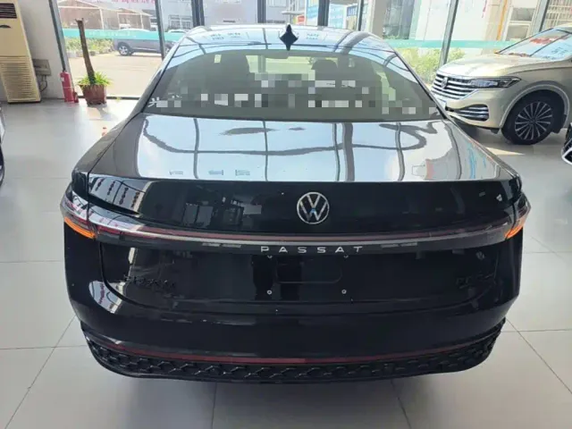 Volkswagen Passat — Фото автомобиля 5