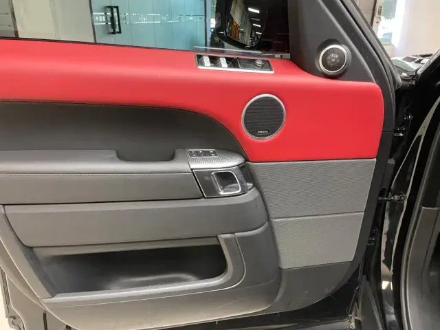 Land Rover Range Rover Sport — Фото автомобиля 7