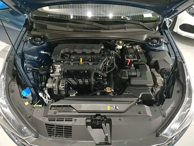 Hyundai Elantra — Фото автомобиля 19