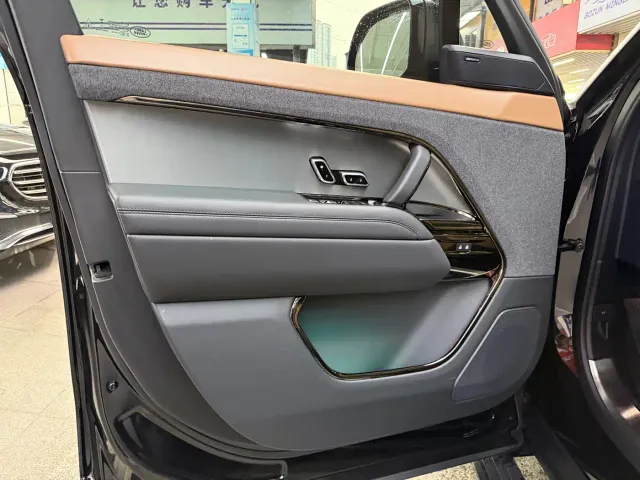 Land Rover Range Rover Sport — Фото автомобиля 7