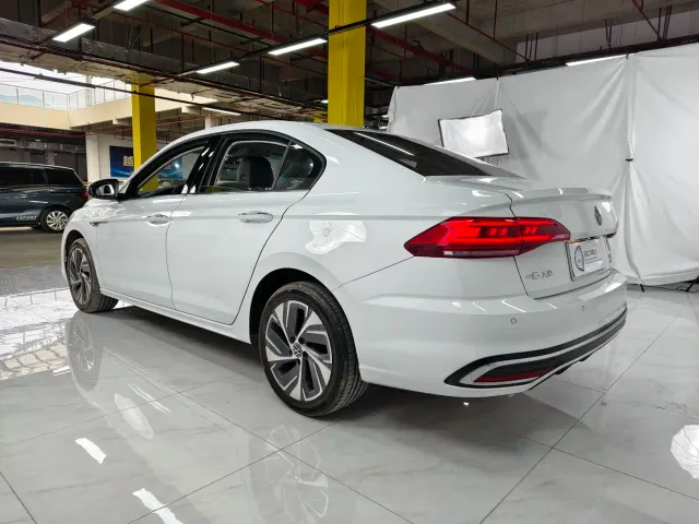 Volkswagen Bora — Фото автомобиля 8