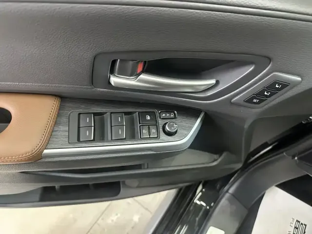 Toyota Granvia — Фото автомобиля 14