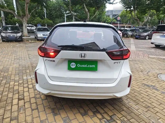 Honda Fit — Фото автомобиля 5