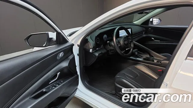 Hyundai Avante CN7 — Фото автомобиля 15