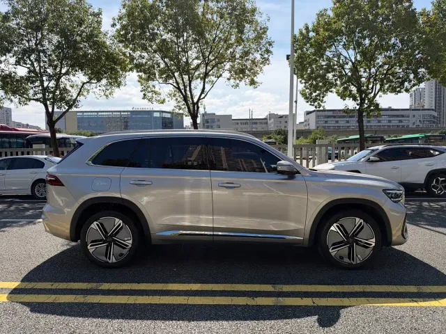 Geely Xingyue L — Фото автомобиля 4